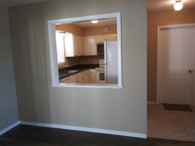 Photo - 32 Oakview Cir