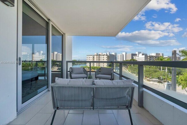 9261 E Bay Harbor Dr Unit 507