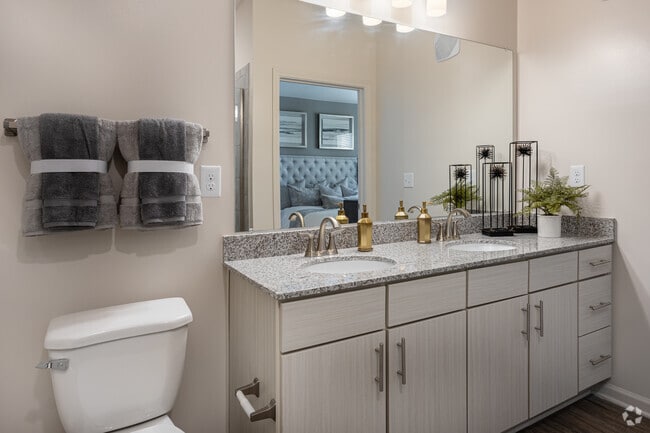 2BR, 2BA - 1,108SF