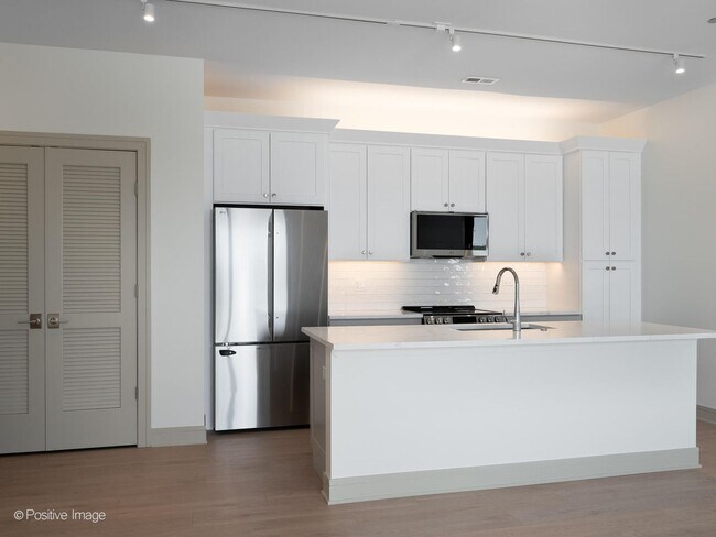 Photo - 3202 N Racine Ave Unit #301