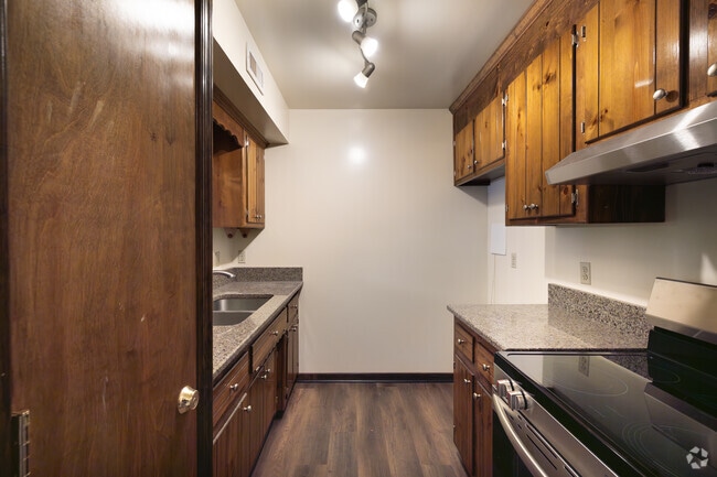 2BR, 1 .5BA - 1,080SF - Kitchen - Colony Wood Townhomes