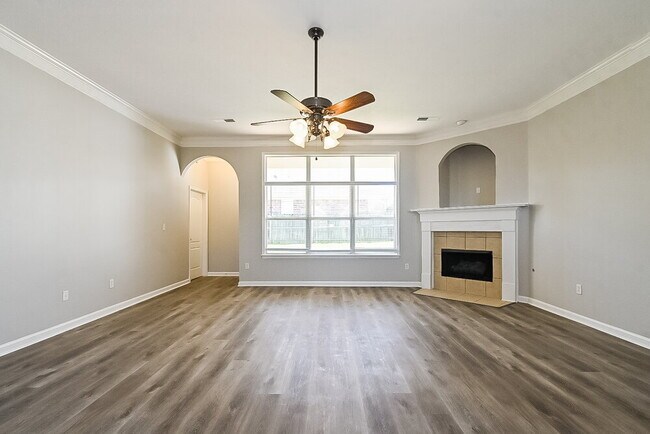 Photo - 6157 Braybourne Main