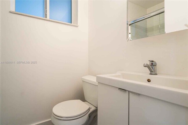 Photo - 1750 S Treasure Dr Unidad 1