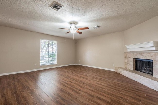 Photo - 1007 Cascade Creek Dr