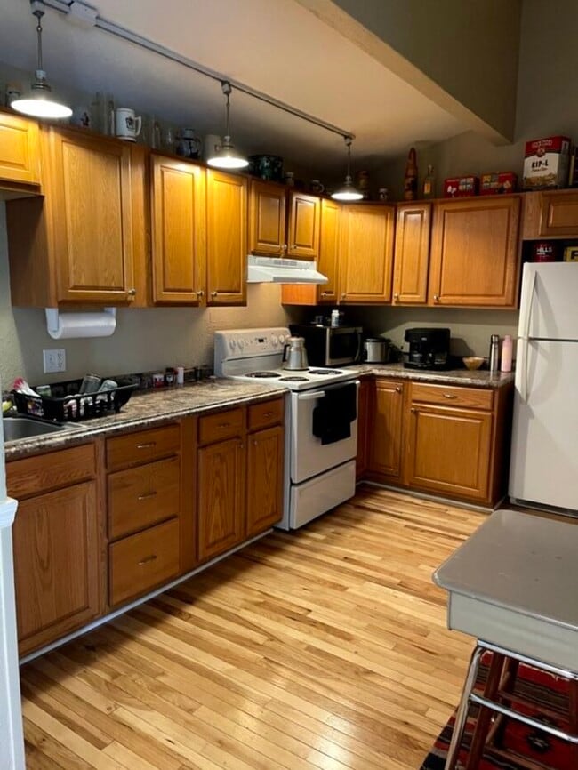 Photo - 3 bdrm/1 bath Country Ranch available April 1st!