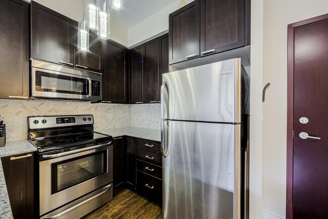 Photo - 1328-1328 Birchmount Rd