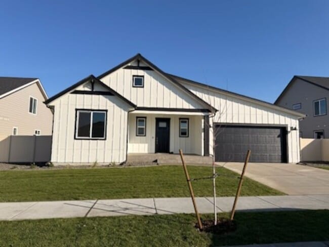 Building Photo - Beautiful Home new construction