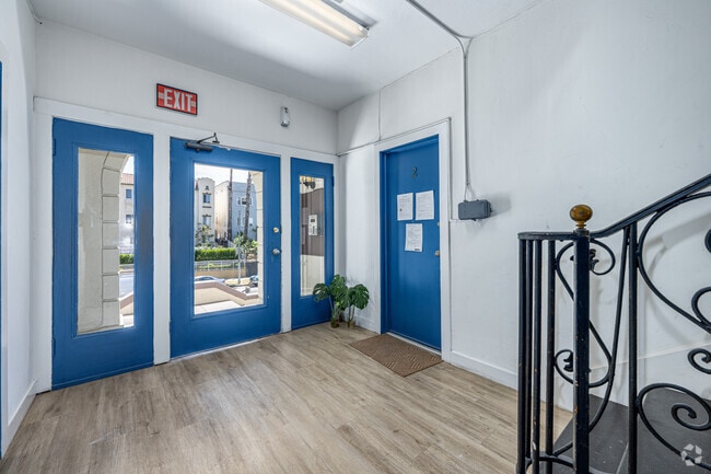 Lobby - New Hampshire Apartments