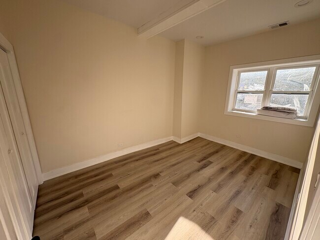 Photo - 1635 N Kedzie Ave