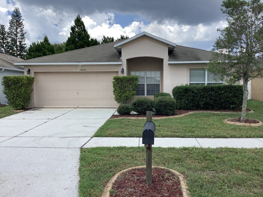 12024 Cedarfield Dr