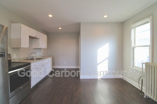 Photo - 765 Oliver St Unit 4