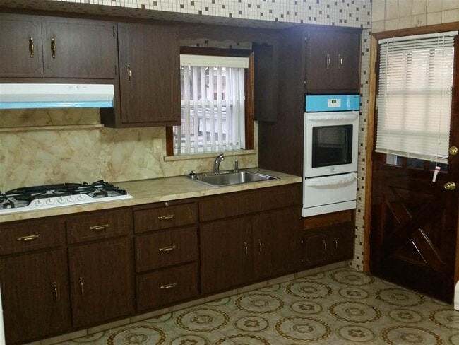 Building Photo - 343 New York Ave Unit 1L Rental