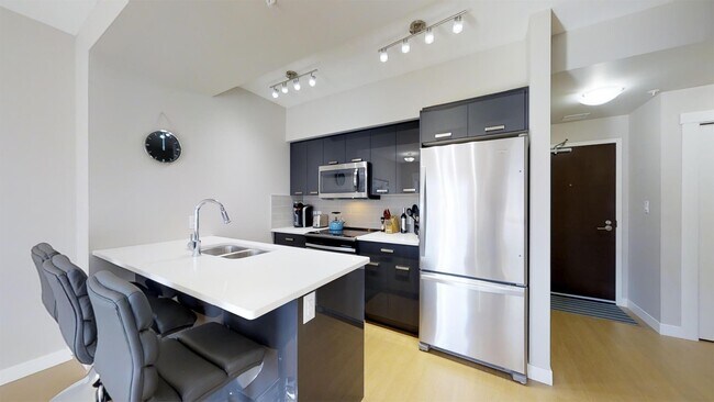 Photo - 10410-1102 102 Ave NW