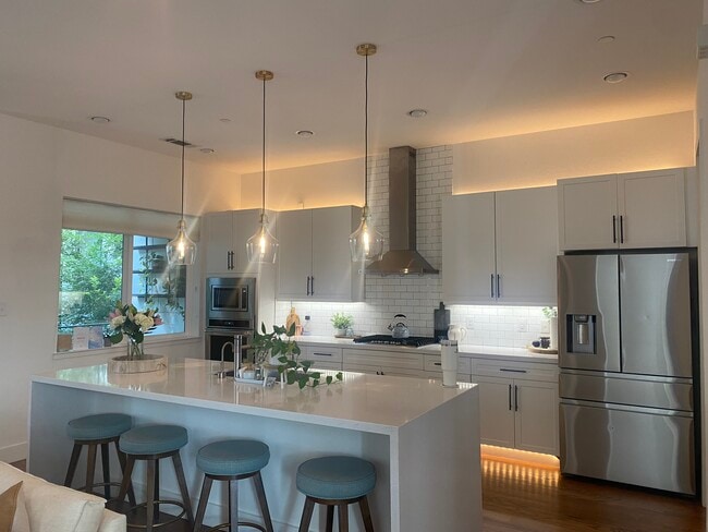 Photo - 5705 Bryan Pkwy