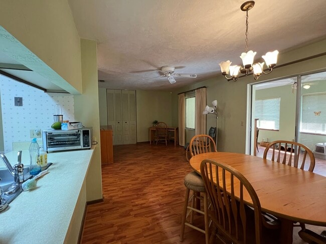 Photo - 913 New Bedford Dr
