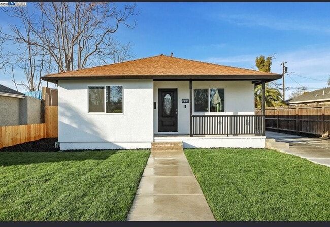 Building Photo - 629 Oregon St Rental