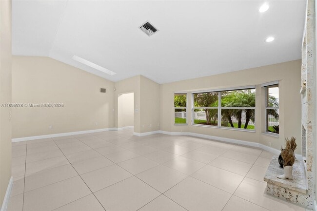 Photo - 1412 NE 53rd Ct