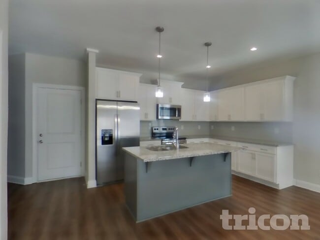 Photo - 571 Faye Aly