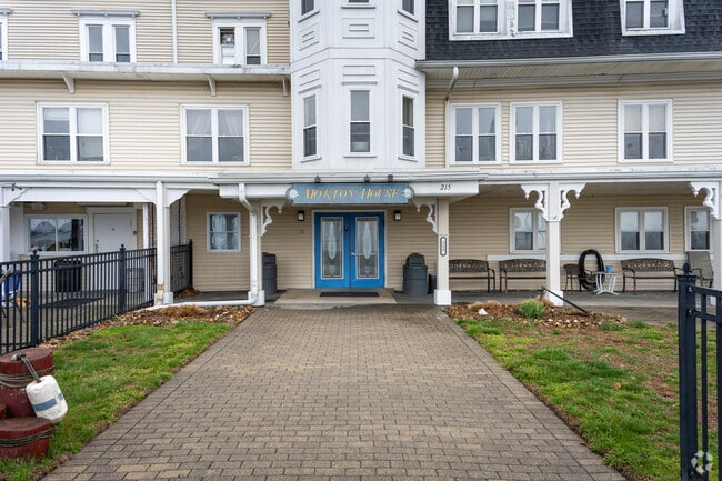 Building Entrance - Morton House