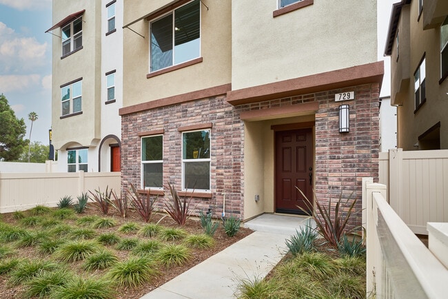 Photo - 729 Daniel Freeman Cir