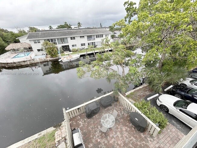 Building Photo - 1400 NE 54th St Unit 306