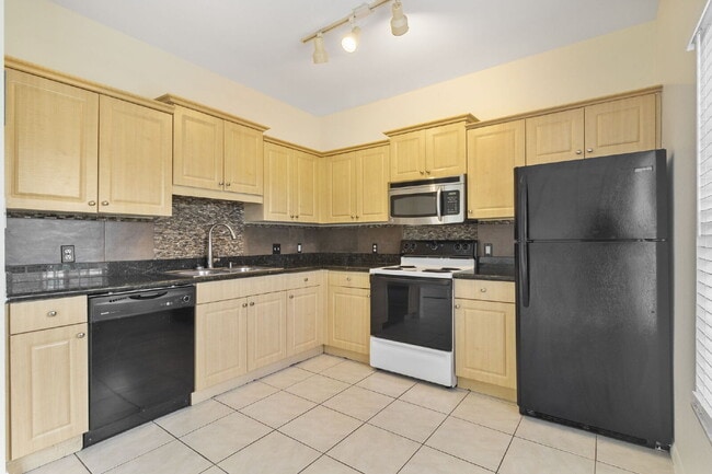 Photo - Spacious 3-Bedroom Condo Retreat in Bradenton – Your Perfect Home Awaits!
