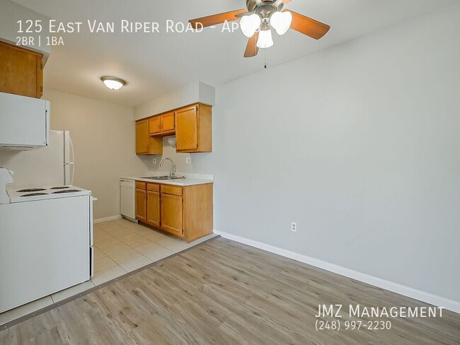 Photo - 125 E Van Riper Rd Unit Apt 6