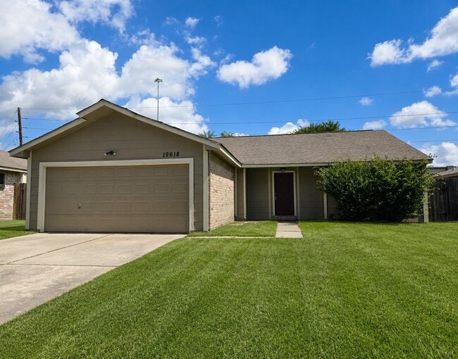 Building Photo - 19618 Stillhouse Dr