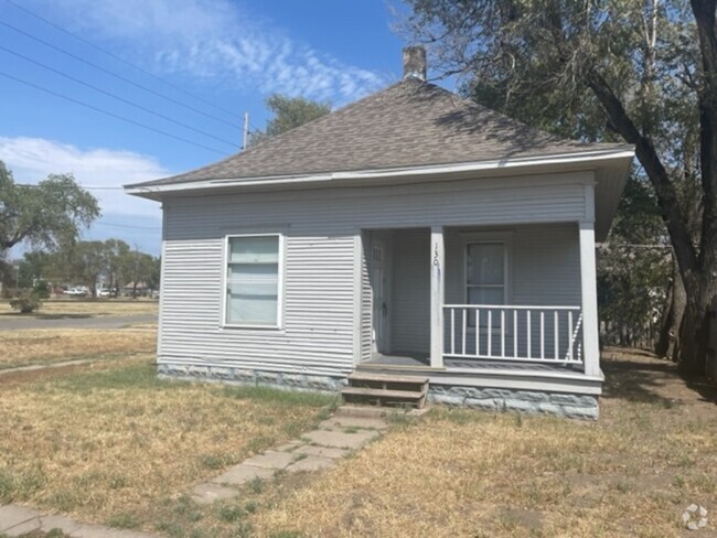 Building Photo - 130 N Maple St Rental