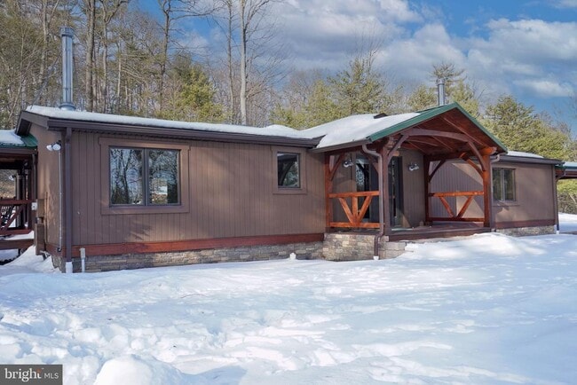 Building Photo - 371 Green Tree Dr