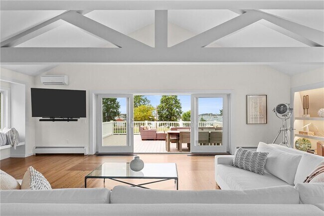 Photo - 1 Harbor View Dr