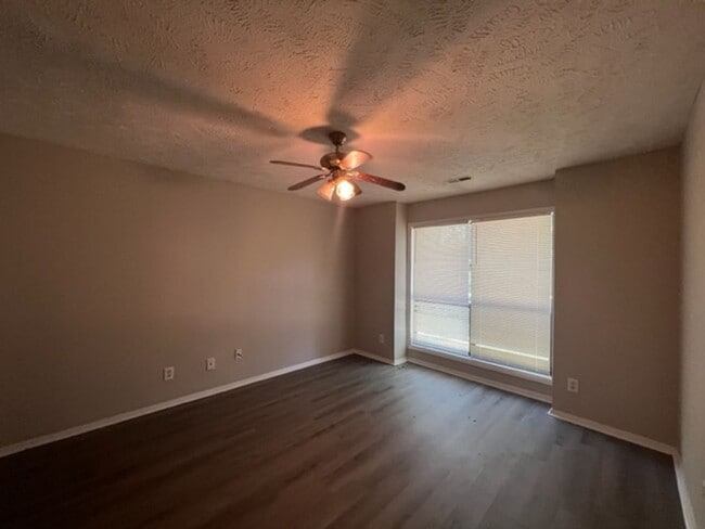 Photo - 1845 Tryon Dr