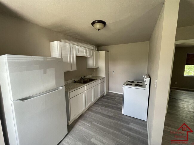 Photo - 1315 SW E Ave