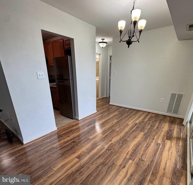 Building Photo - 1600 Renate Dr Unit 302