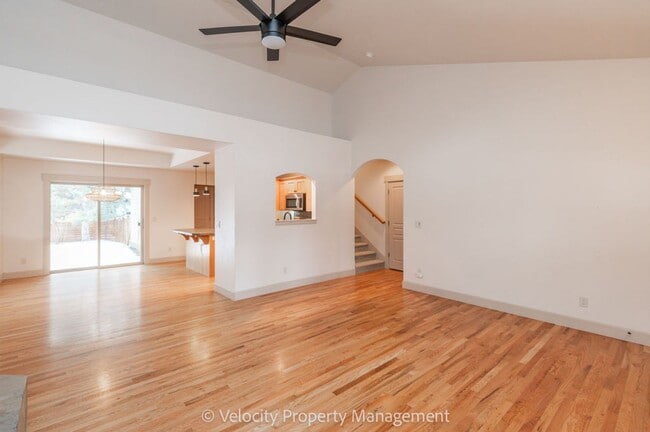 Photo - 2469 NW Sacagawea Ln