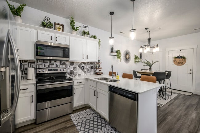 Building Photo - 1838 W Eaglewood Dr Unit R101