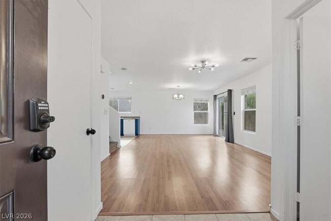 Photo - 541 Penzance Ct