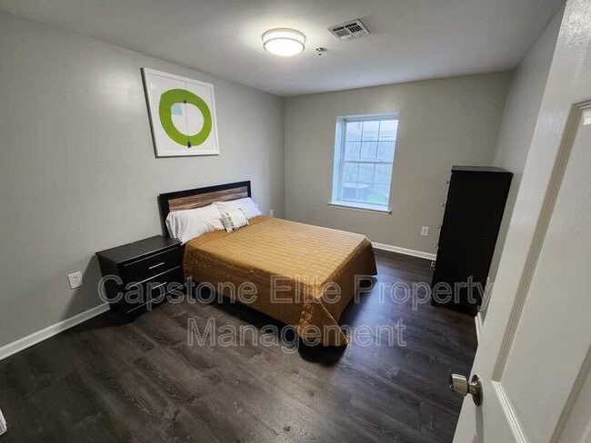 Building Photo - 161-163-163 Sussex Ave Unit First Floor, 1 - 1 Standard Corner +Walk-in