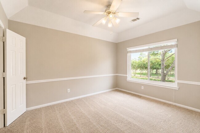 Building Photo - 23027 Lodgepoint Dr