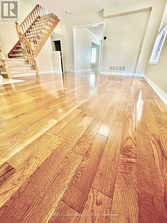 Photo - 2372 Cornerbrooke Crescent