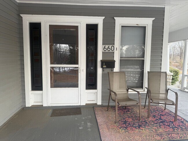 Photo - 1 Bedroom unit in Dunleath Historic District - Office Space & W/D Connections!