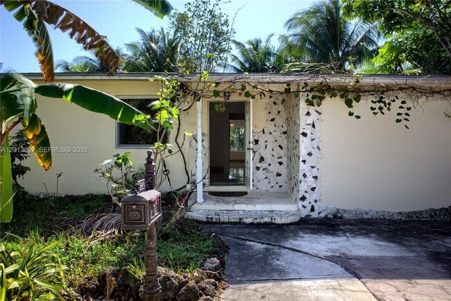 Photo - 301 SW 5th St