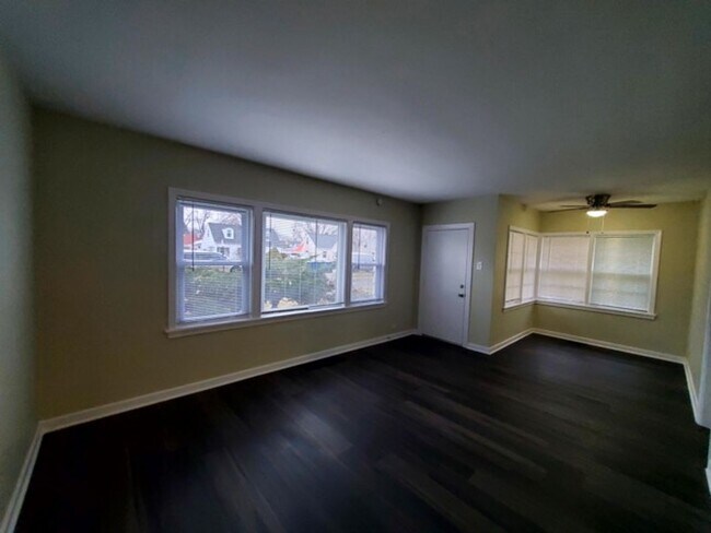 Photo - Oak Lawn Home