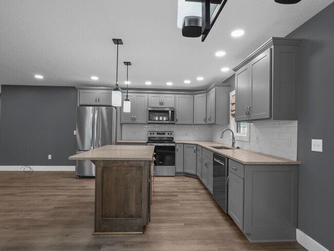 Photo - For Lease – Beautiful 3 Bedroom Home