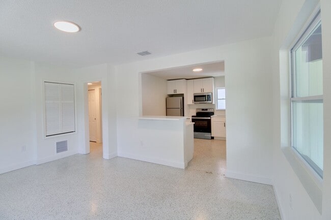 Photo - 1618 Indiana Ave