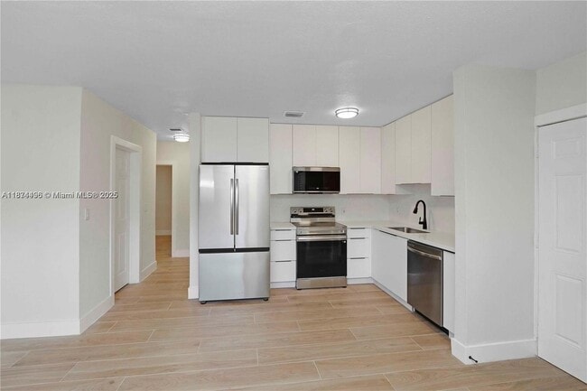 Photo - 990 NE 159th St