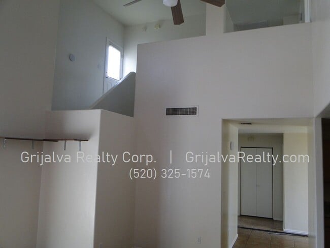 Photo - 1415 E Lester St Unit 02