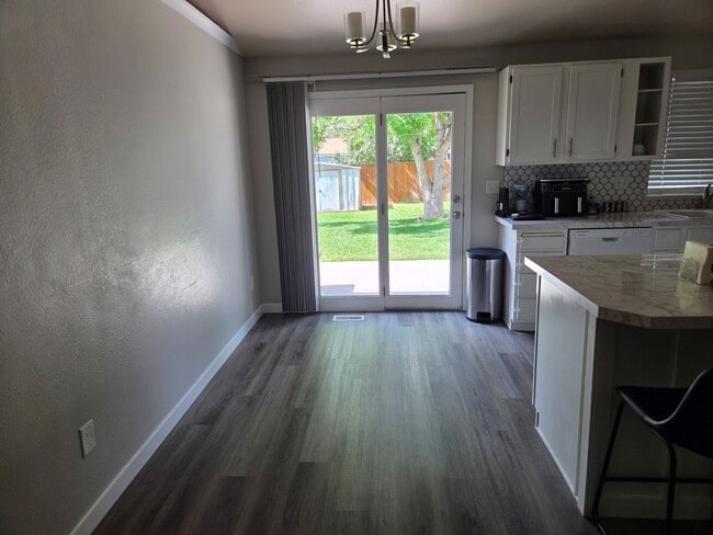 Photo - 80 W Bloomington Dr