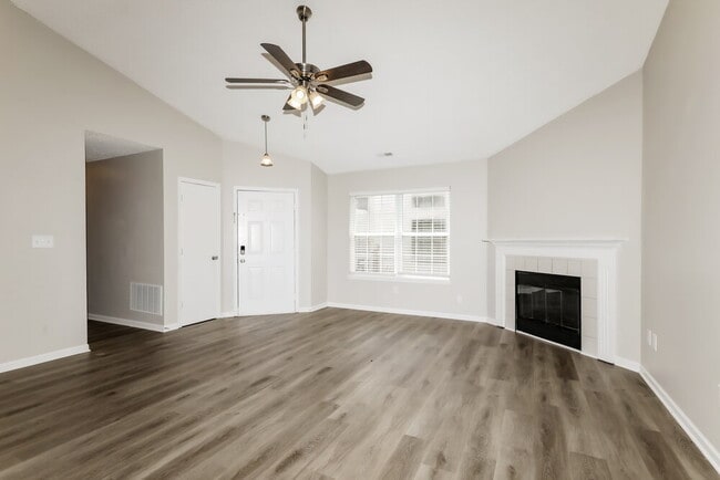 Photo - 280 Harts Ford Way