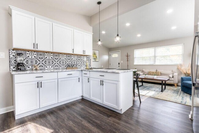 Photo - 763 Ebner St